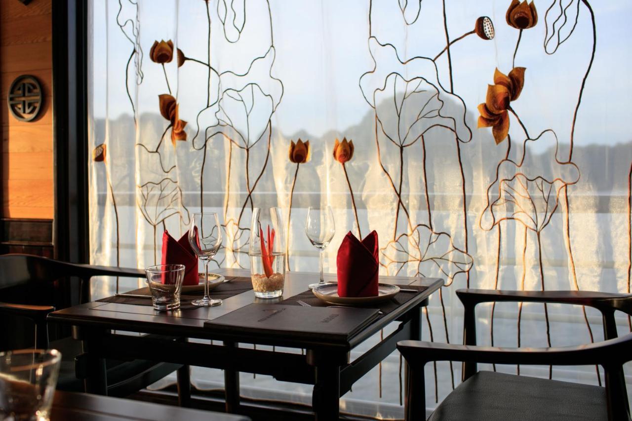 Hotel V'Spirit Cruise Ha Long Esterno foto