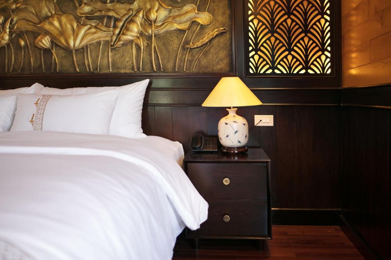 Hotel V'Spirit Cruise Ha Long Esterno foto
