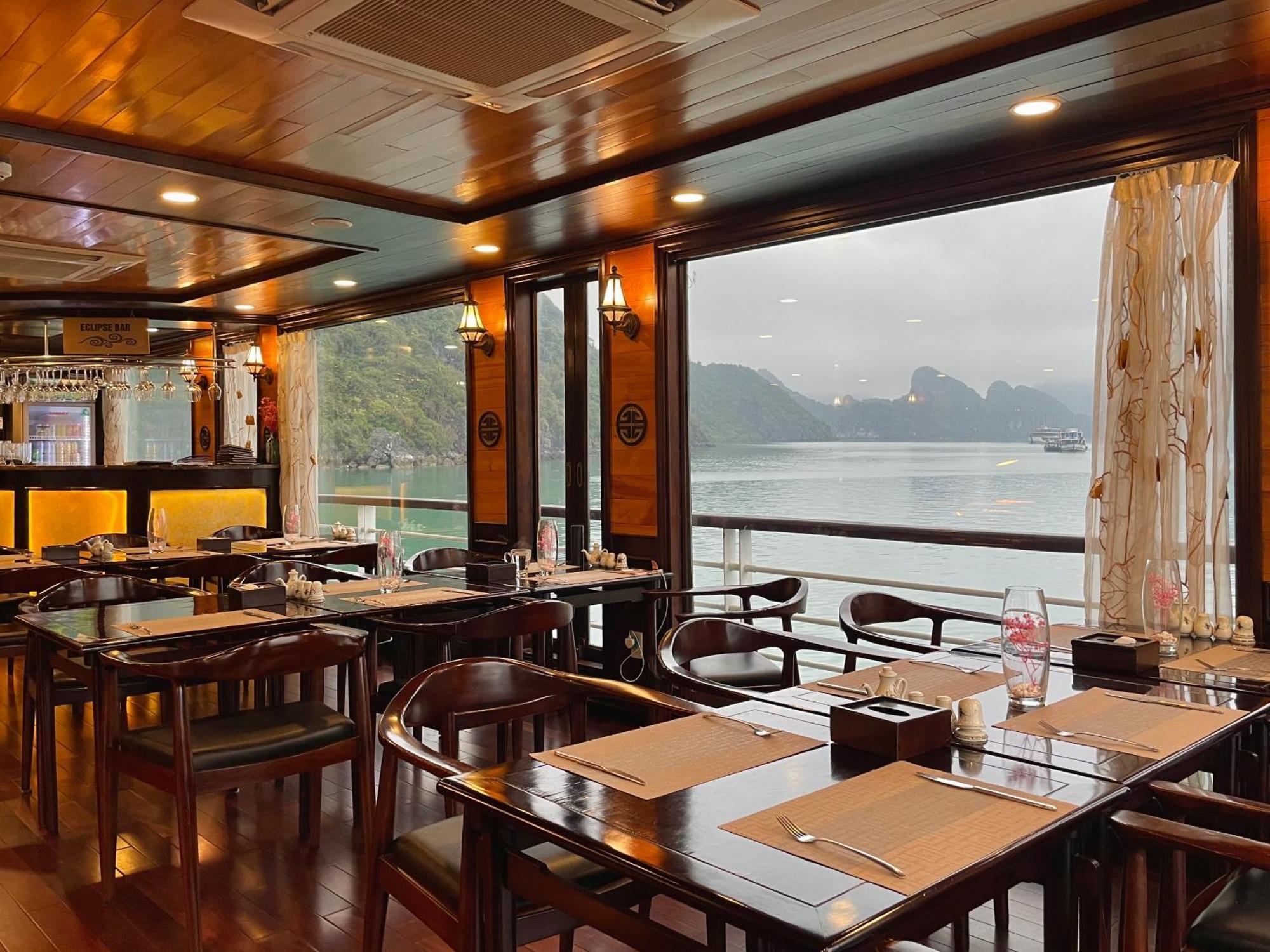 Hotel V'Spirit Cruise Ha Long Esterno foto