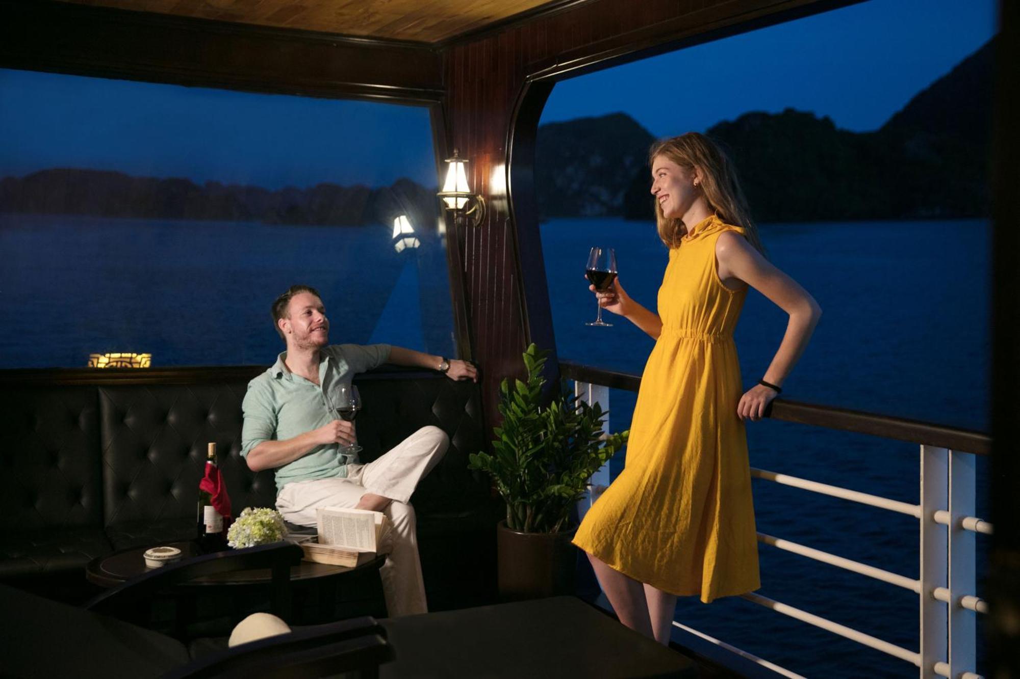 Hotel V'Spirit Cruise Ha Long Esterno foto