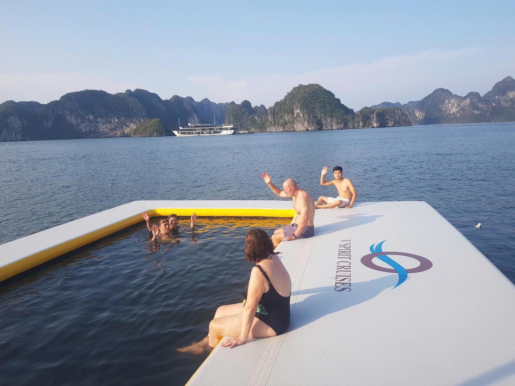 Hotel V'Spirit Cruise Ha Long Esterno foto